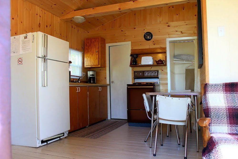 Mashkinonje Lodge Lavigne ภายนอก รูปภาพ