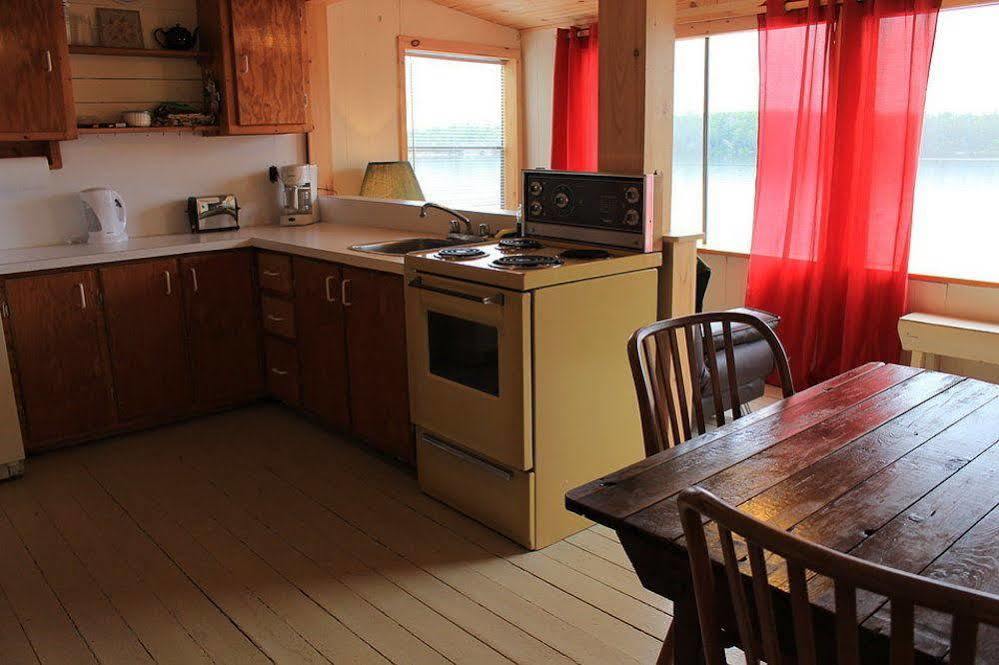 Mashkinonje Lodge Lavigne ภายนอก รูปภาพ